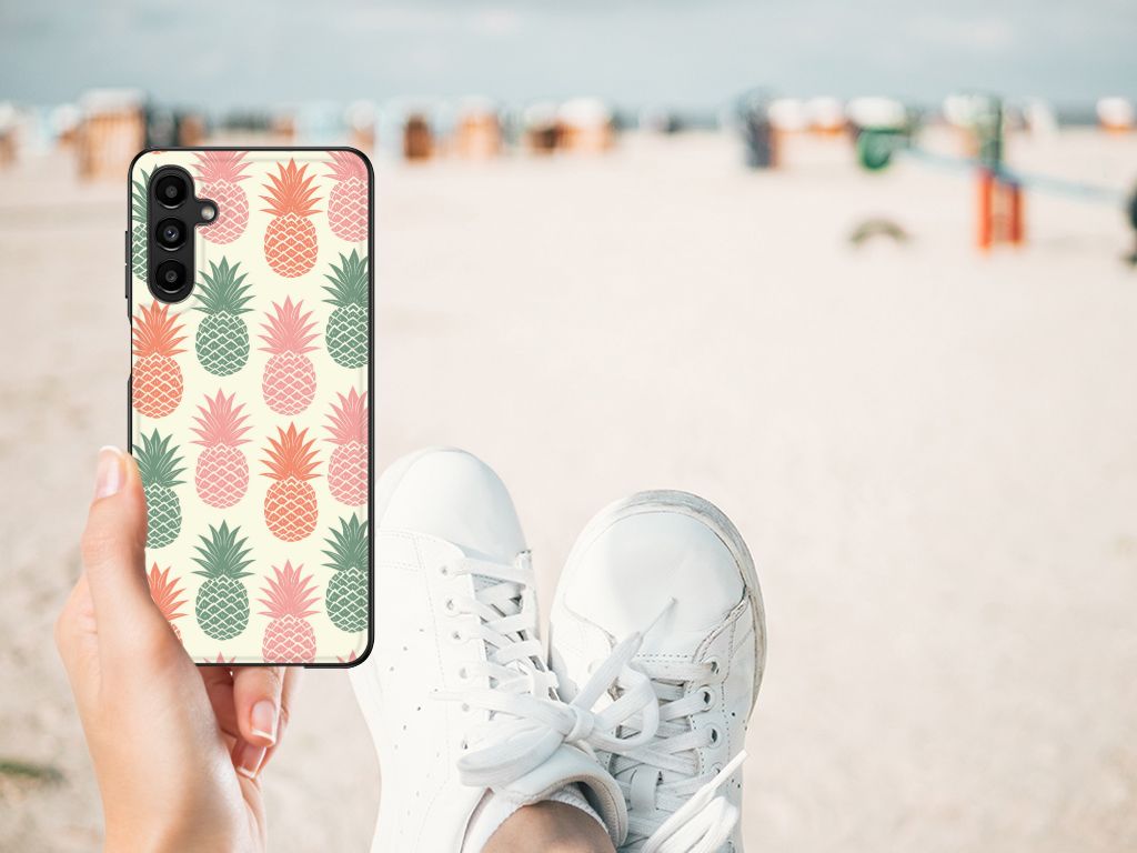 Samsung Galaxy A14 5G Back Cover Hoesje Ananas met ananasprint op een strand