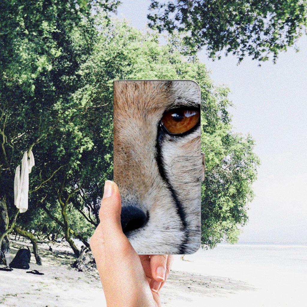 Nokia X10 | Nokia X20 Telefoonhoesje met Pasjes Cheetah met close-up afbeelding van een cheeta oog.