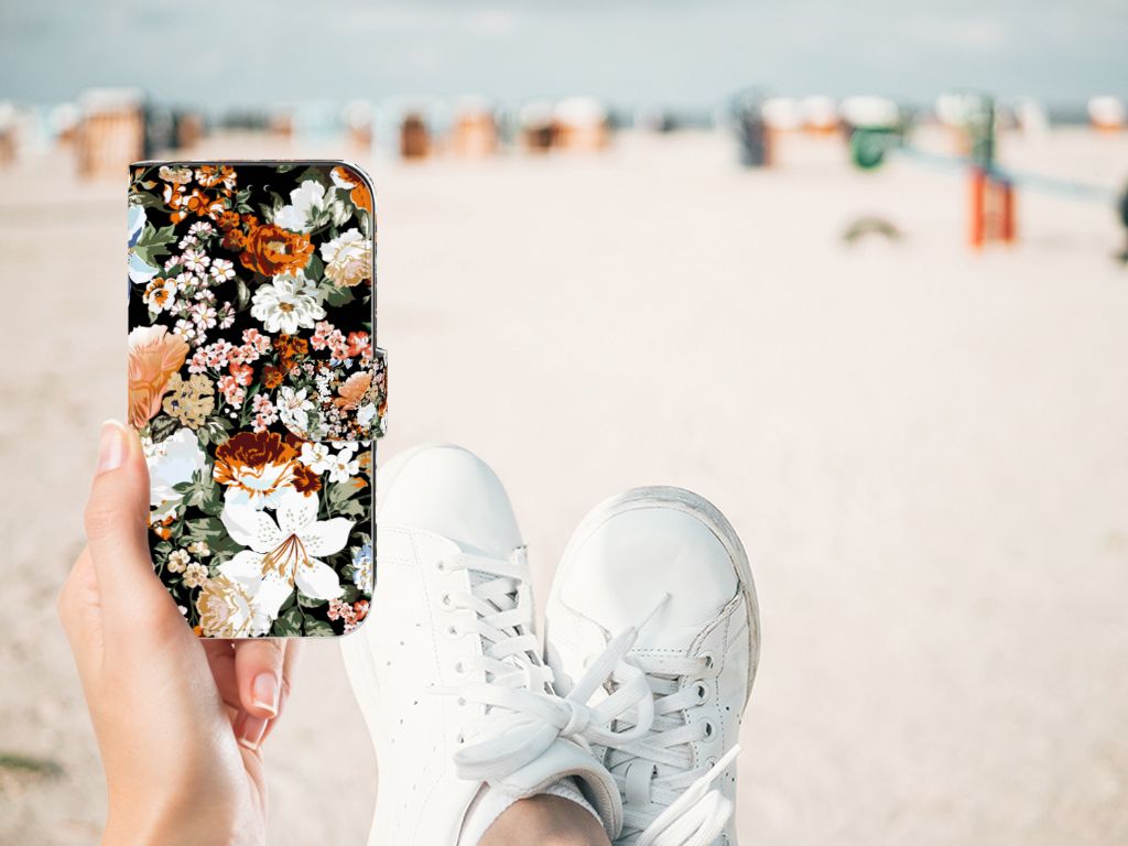 Hoesje voor Apple iPhone 11 Dark Flowers