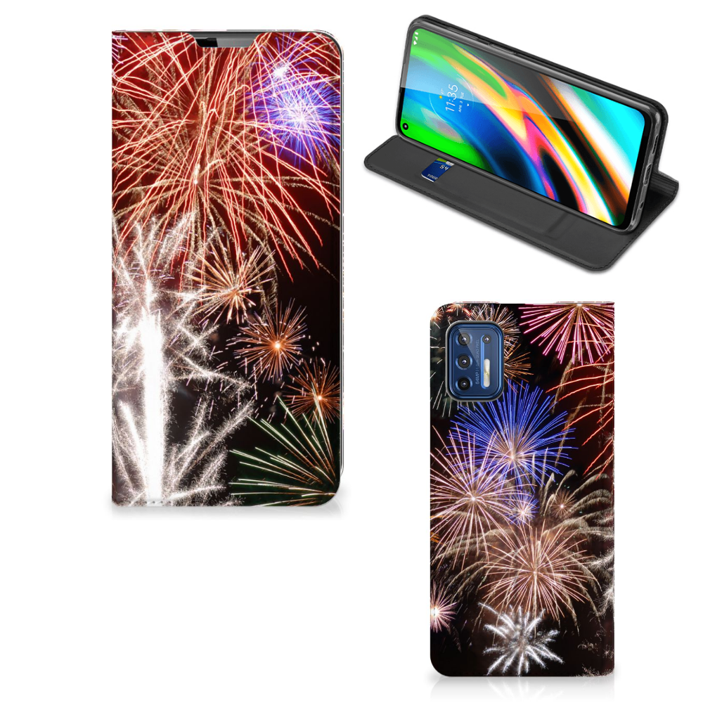 Motorola Moto G9 Plus Hippe Standcase Vuurwerk - B2C Telecom