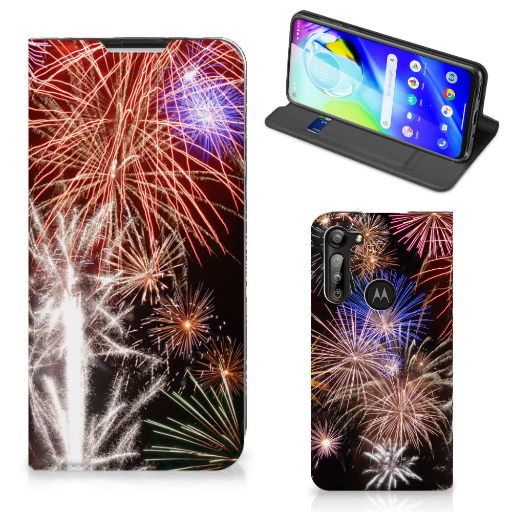Motorola Moto G8 Power Hippe Standcase Vuurwerk - B2C Telecom