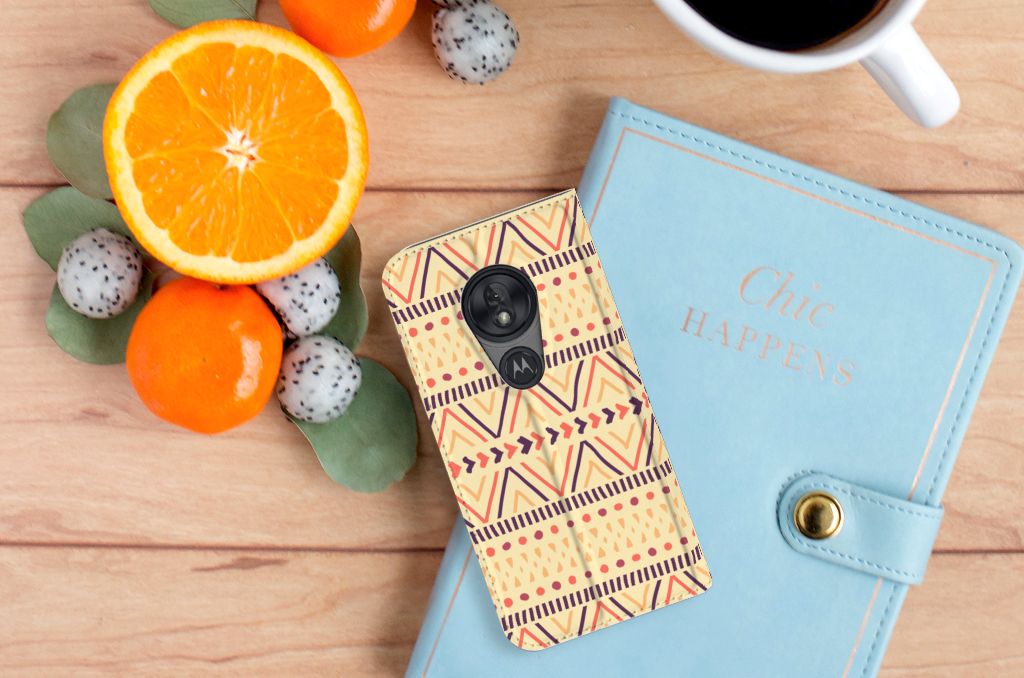 Motorola Moto G7 Play Hoesje met Magneet Aztec Yellow