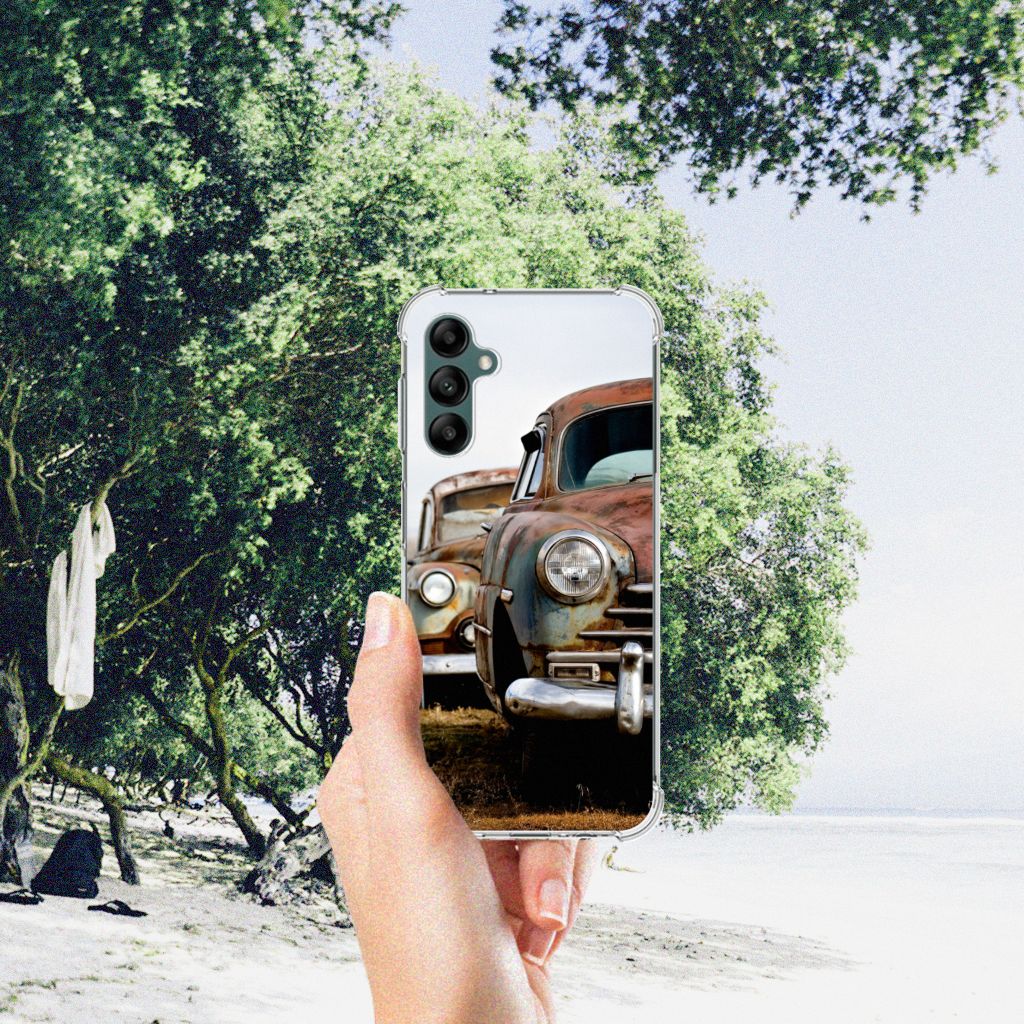 Samsung Galaxy A14 5G/4G Anti-shock Hoesje met foto Vintage Auto op een strand