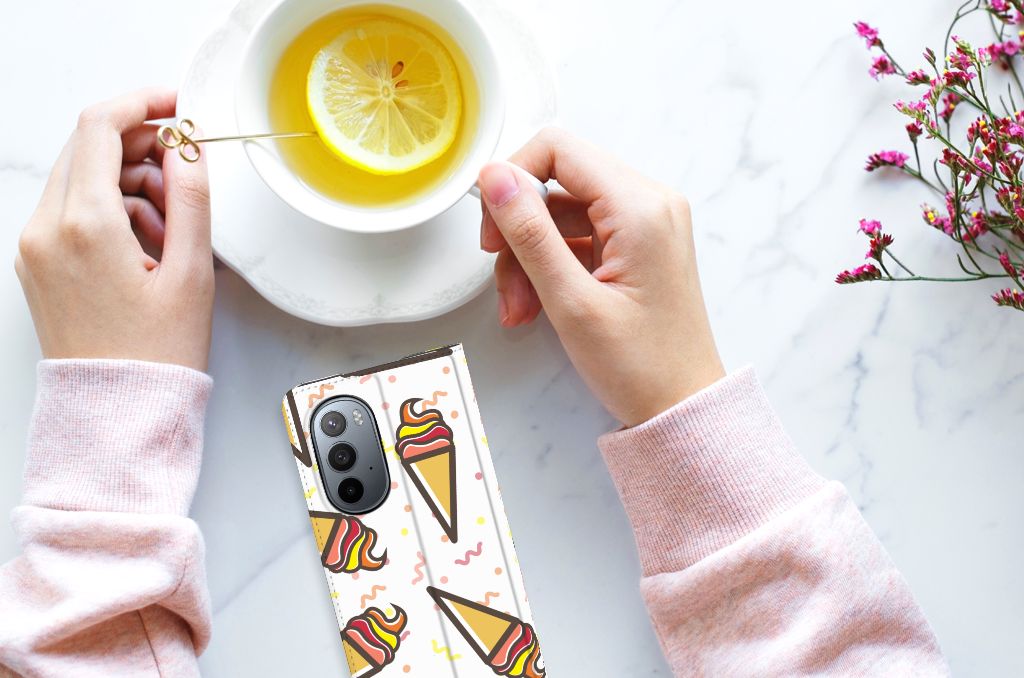 Motorola Edge 30 Pro Flip Style Cover Icecream - B2C Telecom