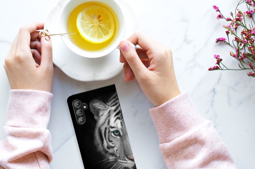 Samsung Galaxy A14 4G Hoesje maken Tijger met een tijgerafbeelding, koffie en een schotel met citroen.
