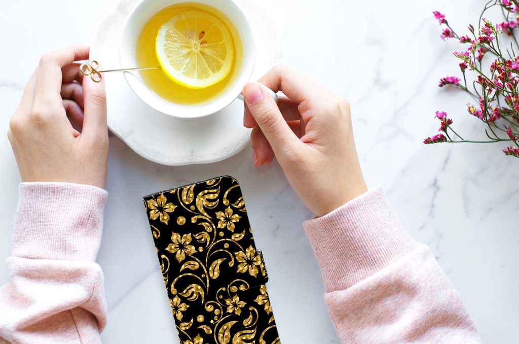 Motorola Moto E13 4G Hoesje Gouden Bloemen