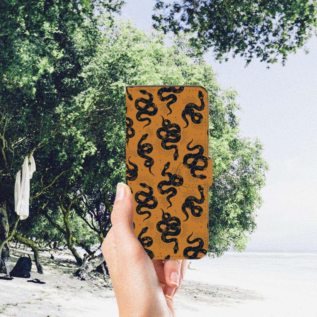 Telefoonhoesje met Pasjes voor Motorola Moto G32 Snakes