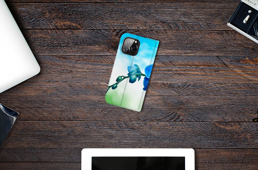 iPhone 14 Pro Max Smart Cover Orchidee Blauw - Cadeau voor je Moeder met elegante orchideeÃĢnafbeelding đ¸