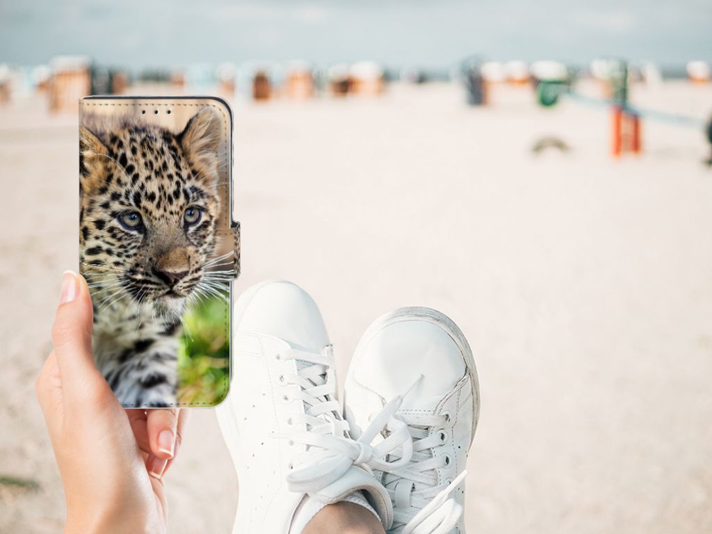 Samsung Galaxy M10 Telefoonhoesje met Pasjes Baby Luipaard