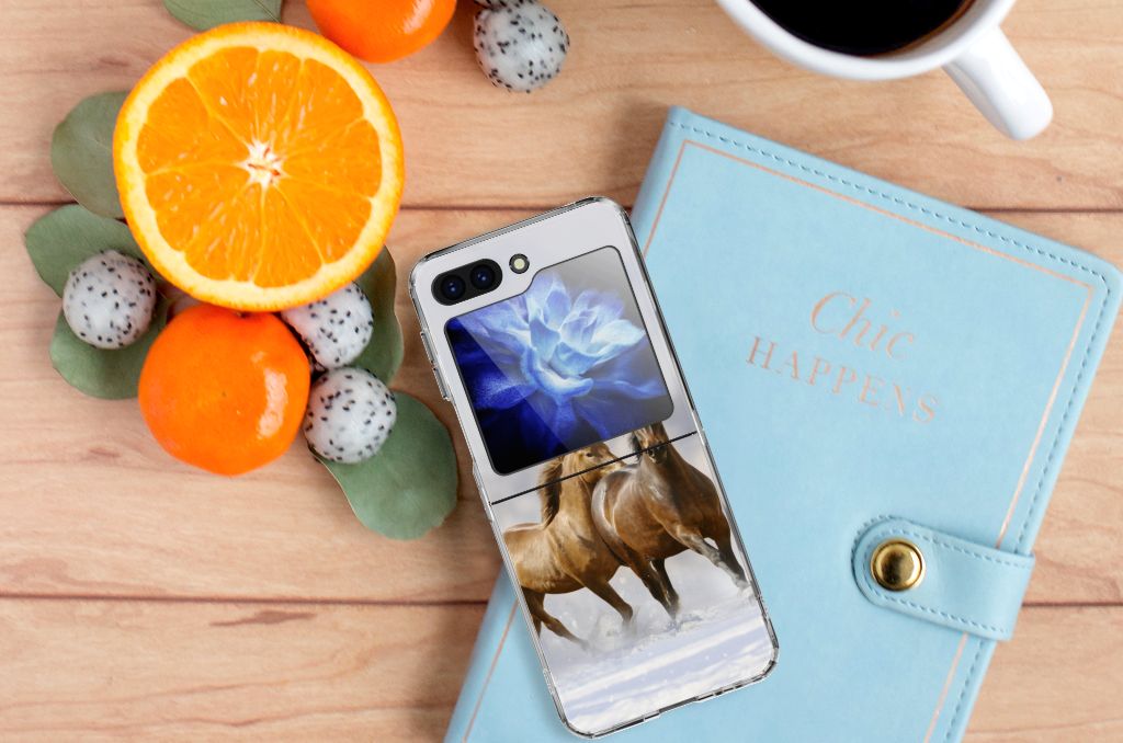 Samsung Galaxy Z Flip 5 TPU Hoesje Paarden