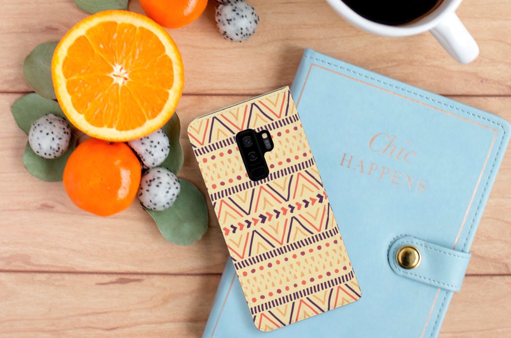 Samsung Galaxy S9 Plus Hoesje met Magneet Aztec Yellow