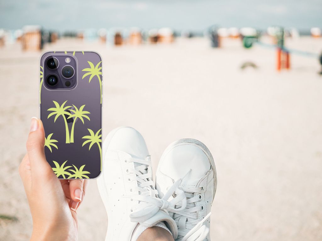 Apple iPhone 14 Pro TPU Case Palmtrees met lichtgroene palmbomen op een strandachtergrond đ´