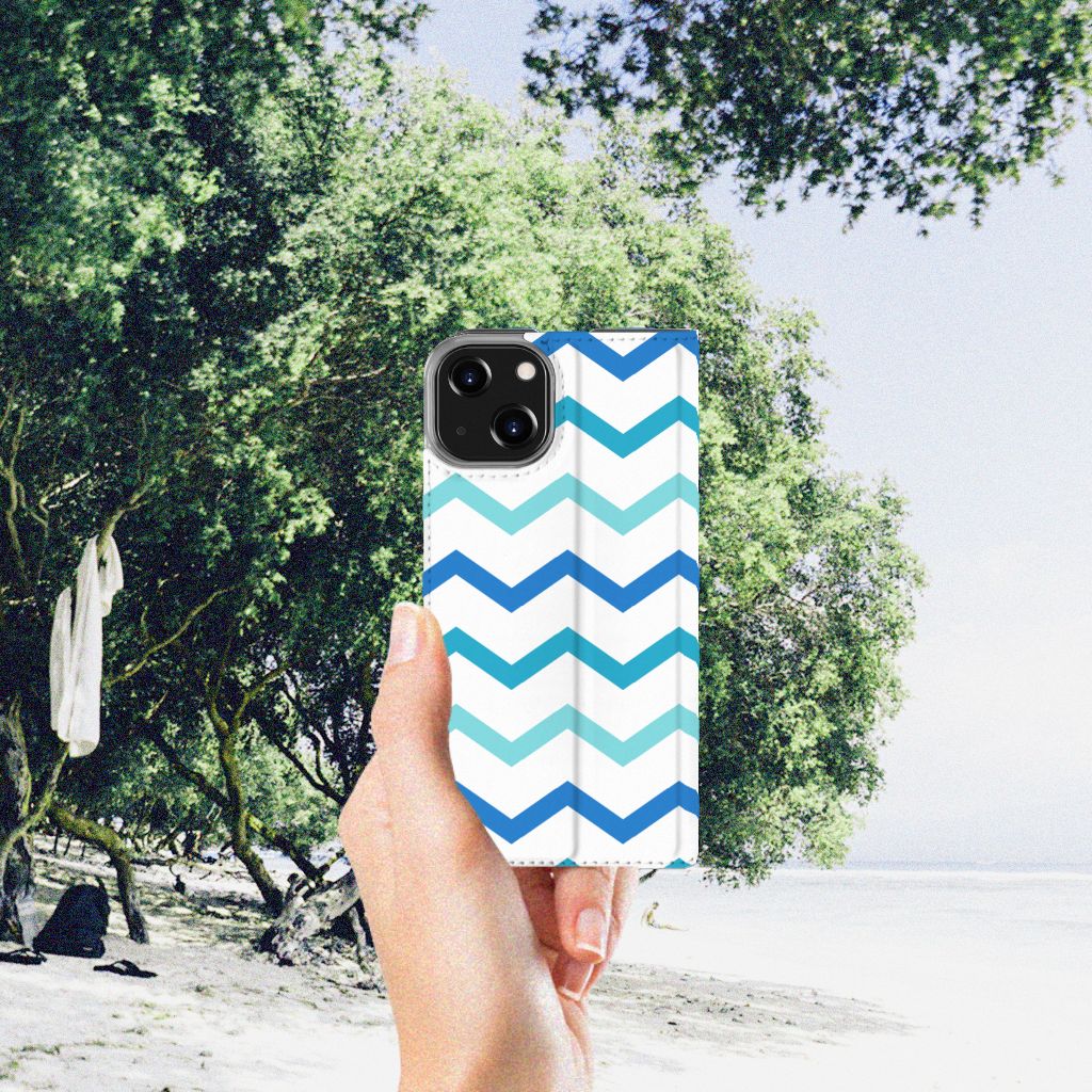 iPhone 14 Hoesje met Magneet Zigzag Blauw
