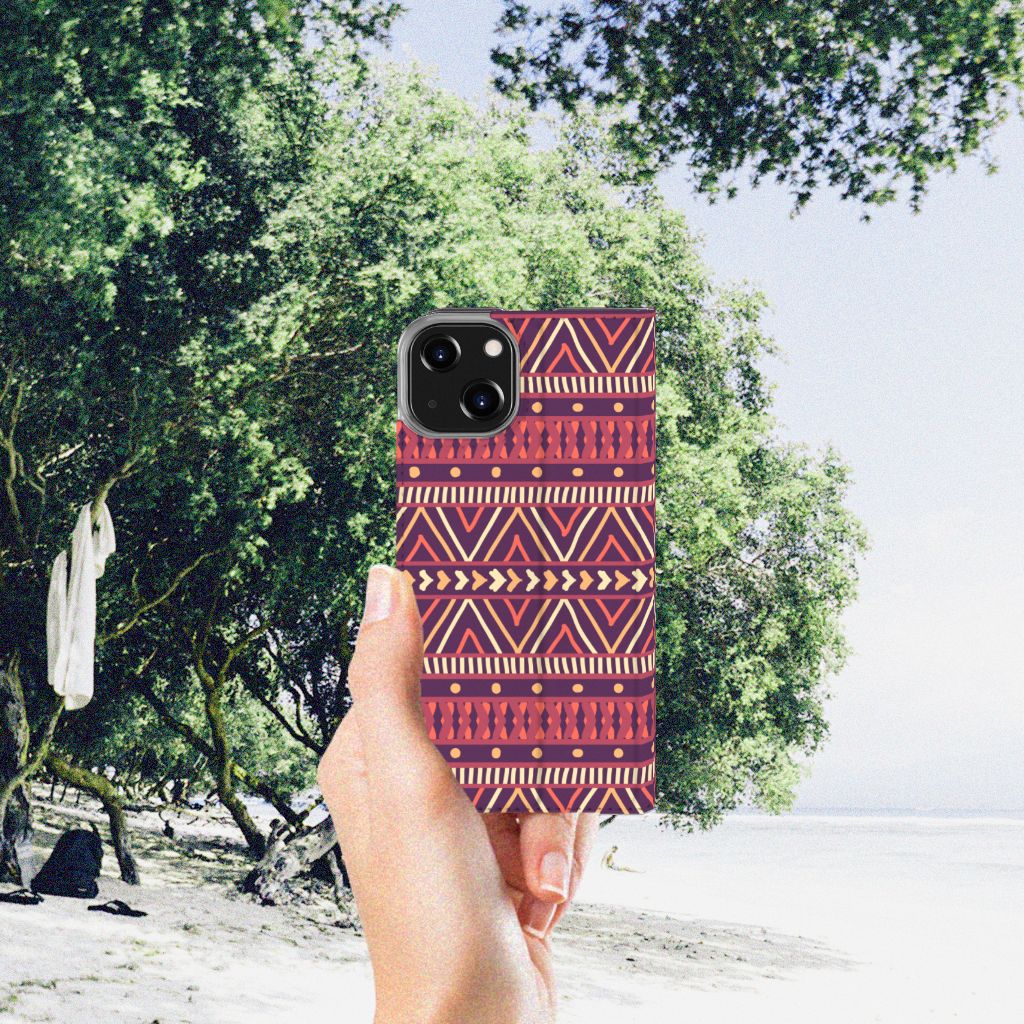 iPhone 14 Hoesje met Magneet Aztec Paars - B2C Telecom