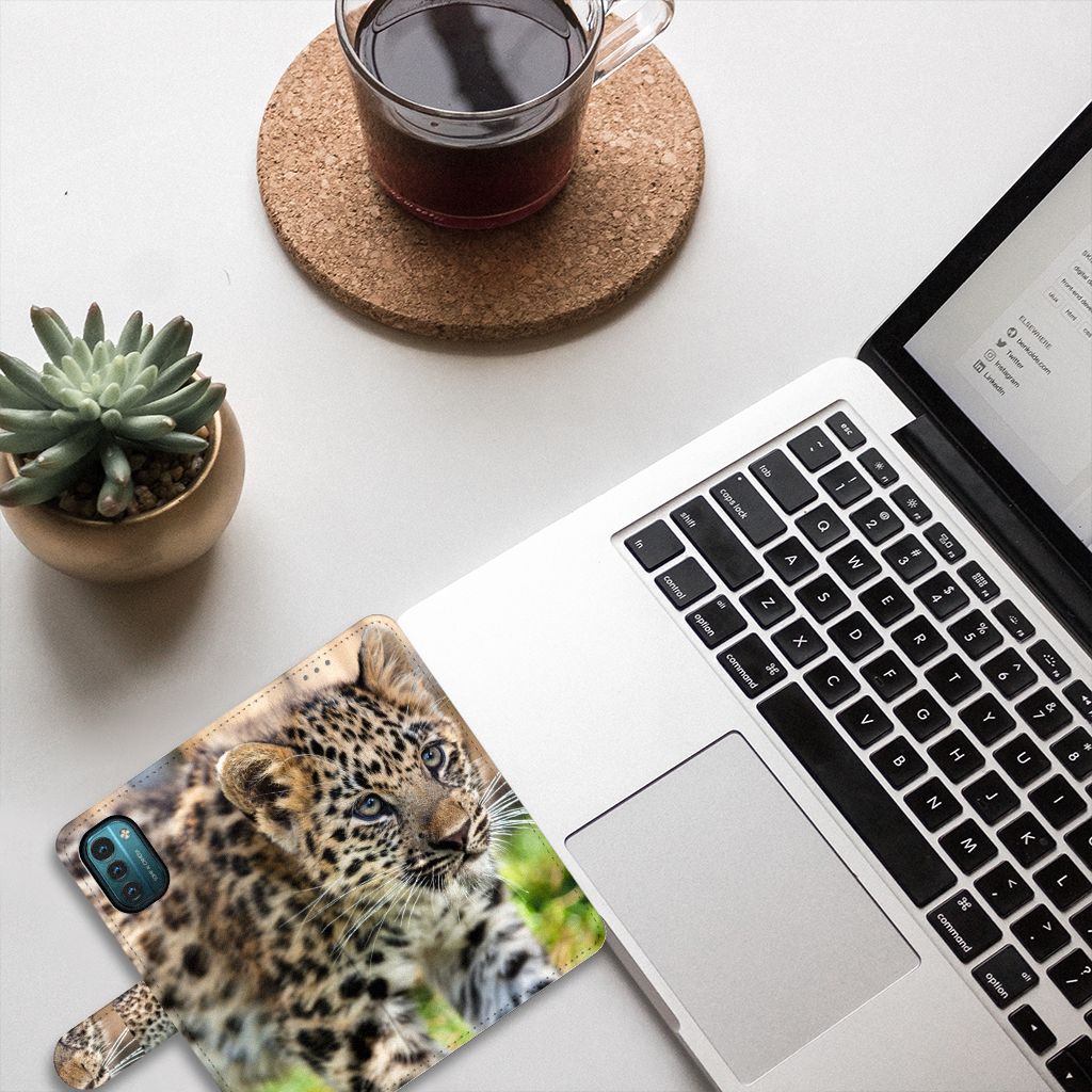 Nokia G11 | G21 Telefoonhoesje met Pasjes Baby Luipaard