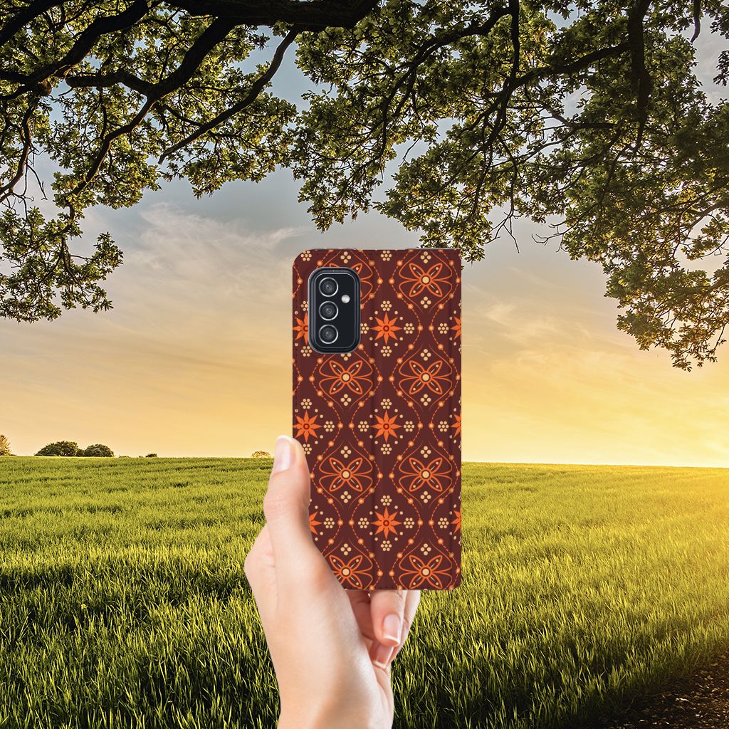 Samsung Galaxy M52 Hoesje met Magneet Batik Brown - B2C Telecom