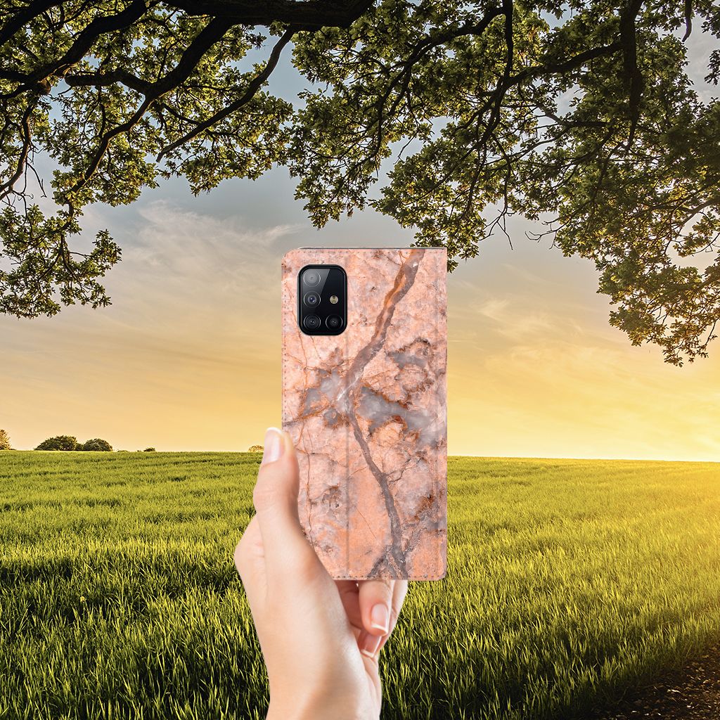 Samsung Galaxy A71 Standcase Marmer Oranje - B2C Telecom