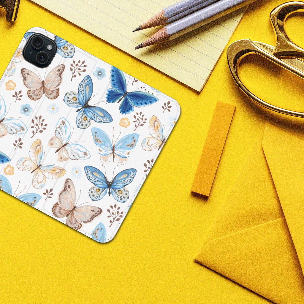 Hoesje maken voor iPhone 15 Plus Vlinder met kleurrijke vlinders op een witte achtergrond.