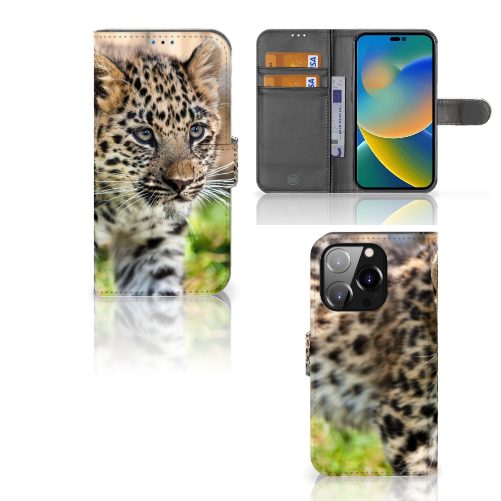 iPhone 14 Pro Telefoonhoesje met Pasjes Baby Luipaard met schattige luipaardwelp afbeelding en pasjeshouder.