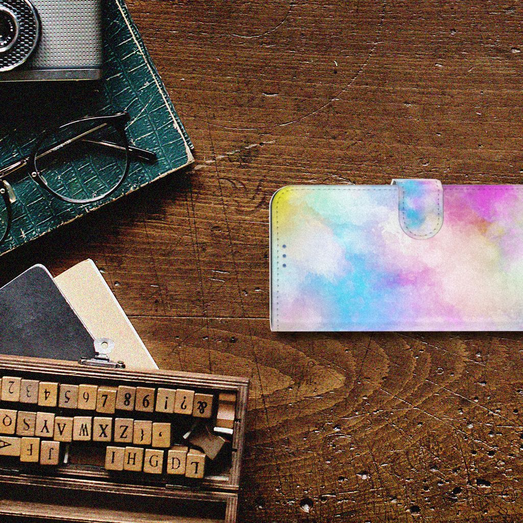 Hoesje Xiaomi 11 Lite 5G NE | Mi 11 Lite Watercolor Light op een houten tafel met camera en notitieboek.