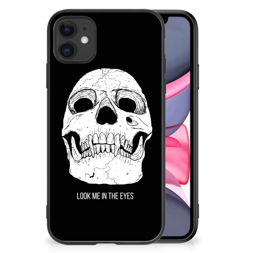 Telefoonhoesje iPhone 11 Skull Eyes met skull print en tekst 'LOOK ME IN THE EYES', zichtbaar op de achterkant van een iPhone 11.