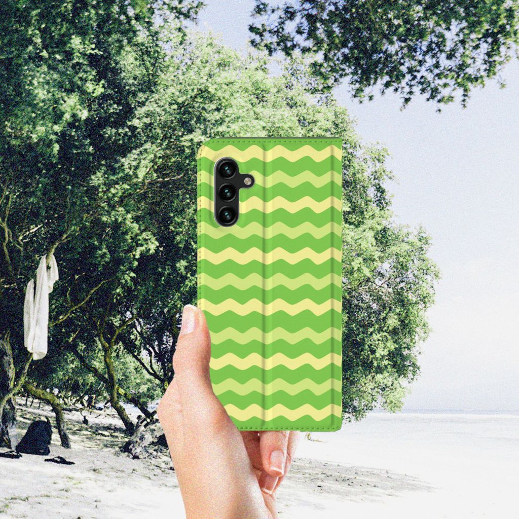 Samsung Galaxy A13 (5G) | Samsung Galaxy A04s Hoesje met Magneet Waves Green - B2C Telecom