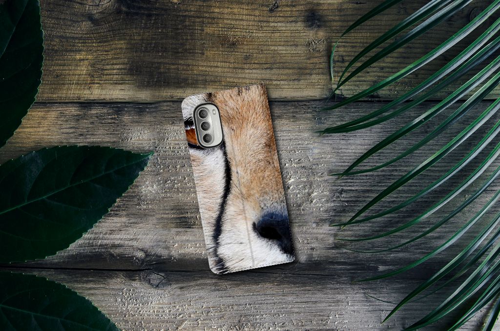 Motorola Moto G51 5G Hoesje maken Cheetah met close-up van een cheetah print op een stoere case.