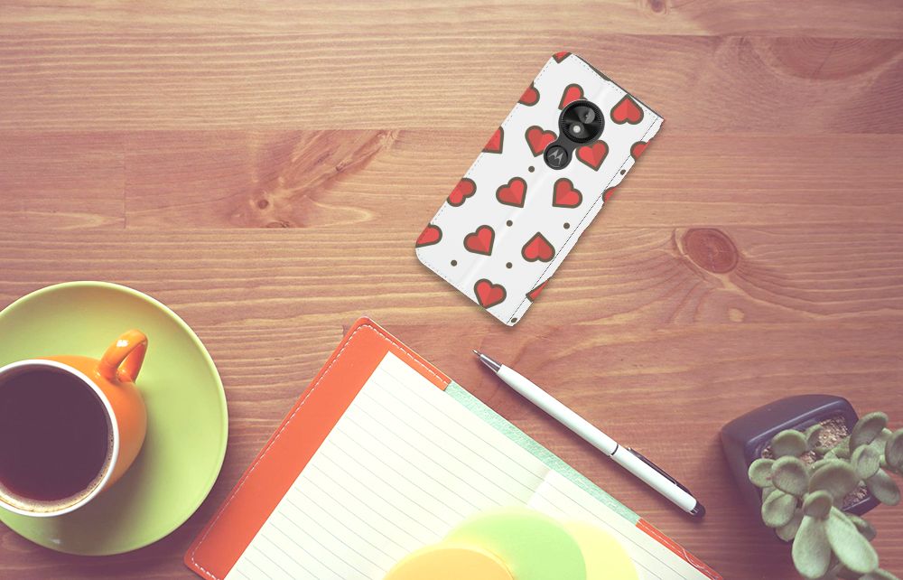 Motorola Moto E5 Play Hoesje met Magneet Hearts
