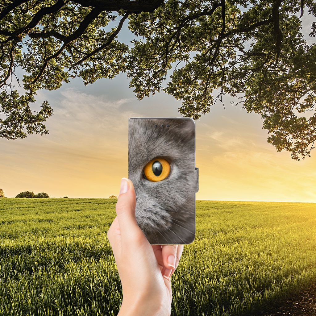 Telefoonhoesje met Pasjes Nokia 2 Britse Korthaar met indrukwekkende kat ogen in een natuurlijke omgeving.