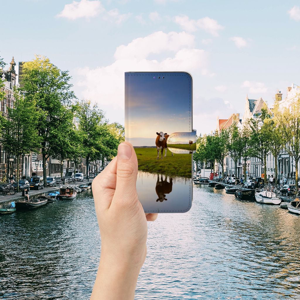 Samsung Galaxy A22 5G Telefoonhoesje met Pasjes Koe