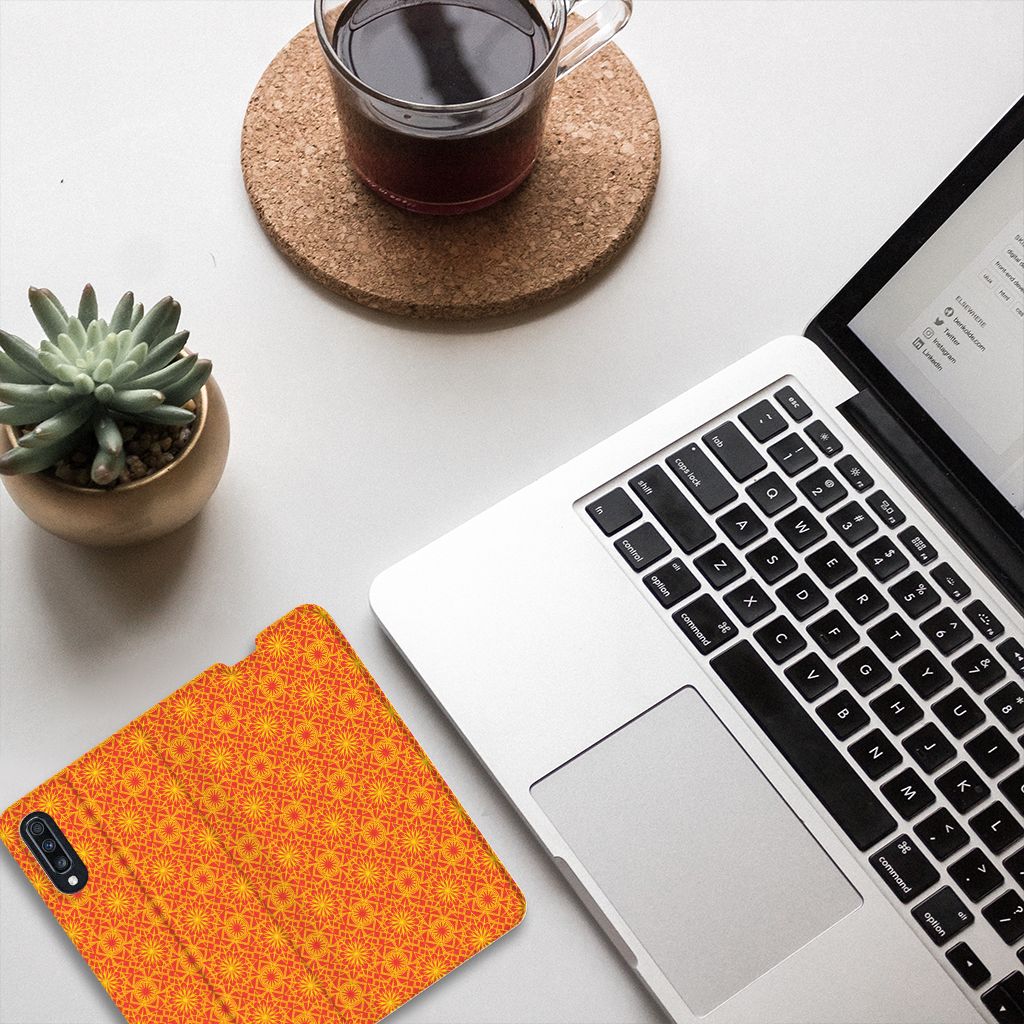 Samsung Galaxy A70 Hoesje met Magneet Batik Oranje