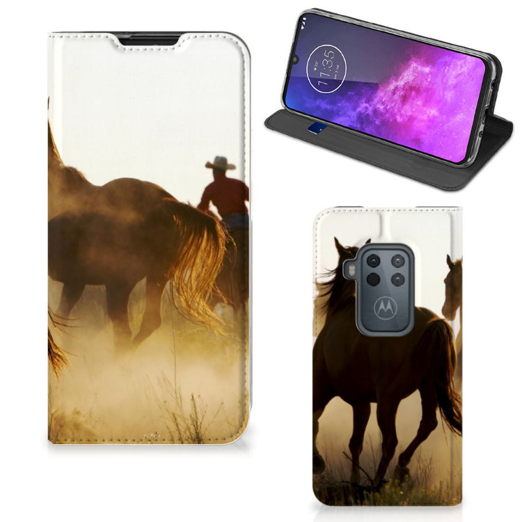 Motorola One Zoom Hoesje maken Design Cowboy met paardenprint en cowboy in roze mist