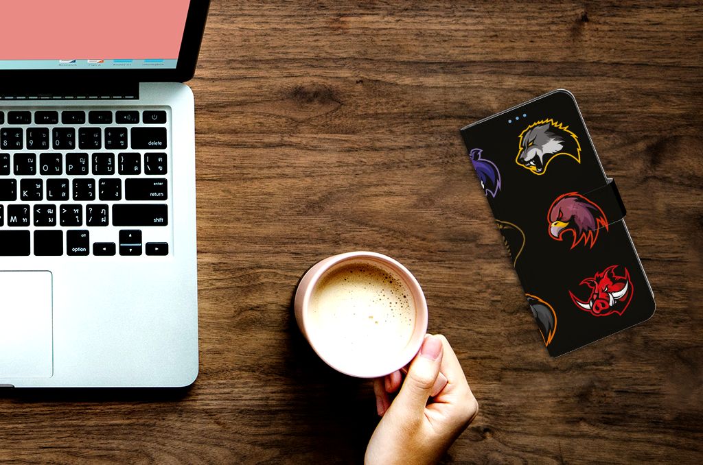 Xiaomi Mi 10T Pro | Mi 10T Leuk Hoesje Cartoon met kleurrijke cartoon ontwerpen op een bureau met laptop en koffie.