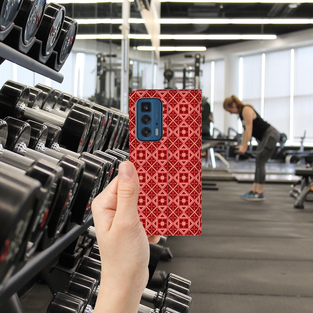 Motorola Edge 20 Pro Hoesje met Magneet Batik Rood - B2C Telecom