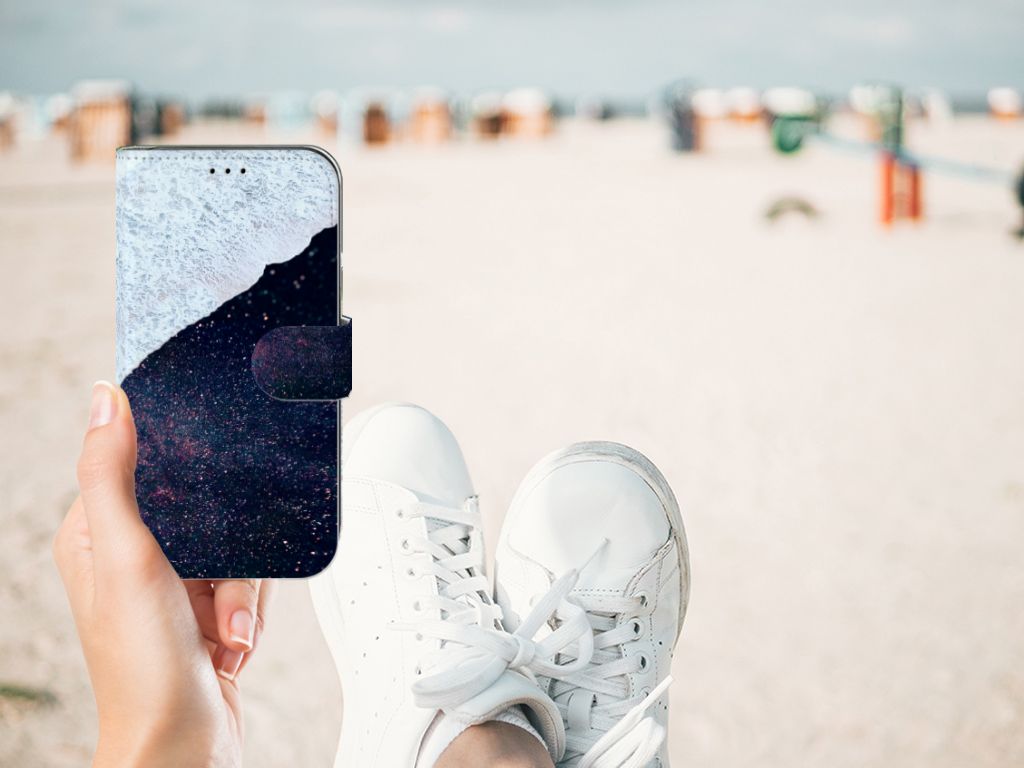 Apple iPhone 11 Book Case Sea in Space