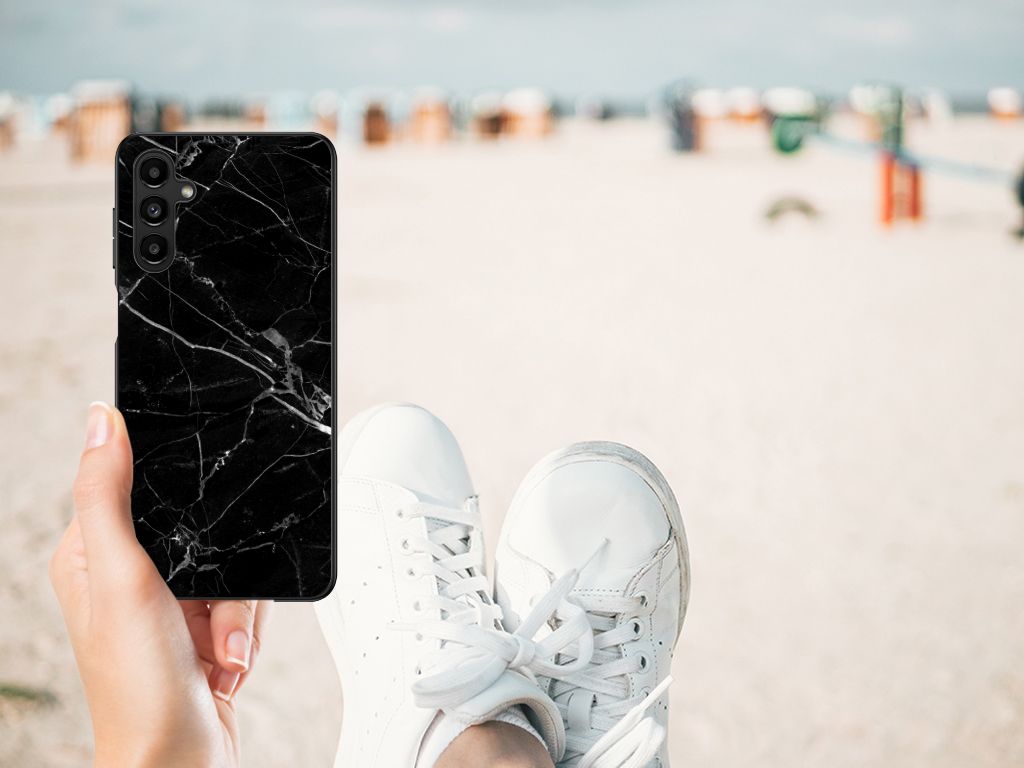 Samsung Galaxy A14 5G Marmeren Print Telefoonhoesje Marmer Zwart - Origineel Cadeau Vader op een strand met sneakers.