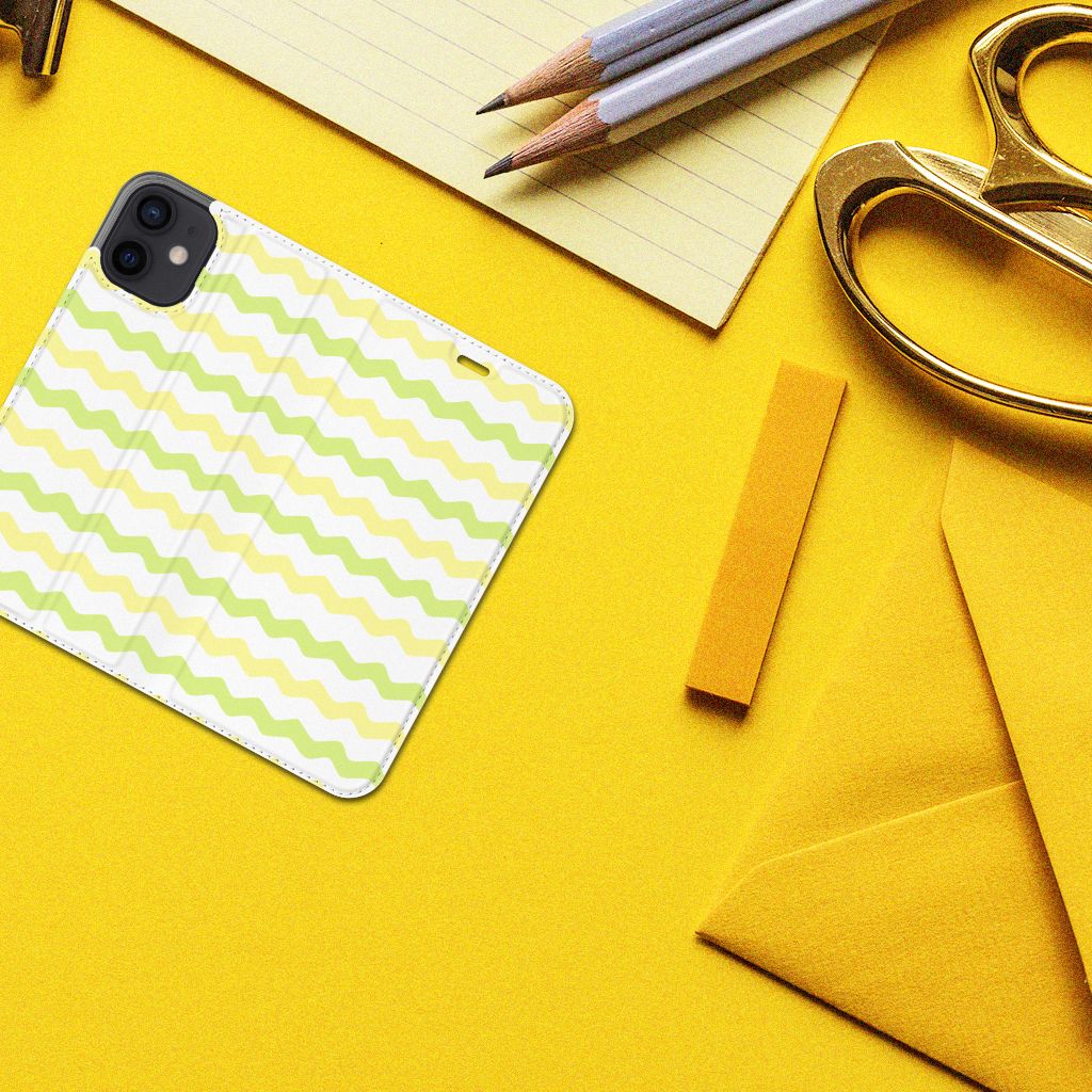 iPhone 12 Mini Hoesje met Magneet Waves Yellow - B2C Telecom