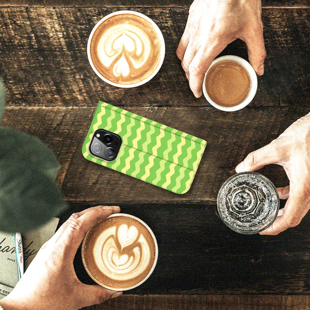 iPhone 14 Pro Hoesje met Magneet Waves Green