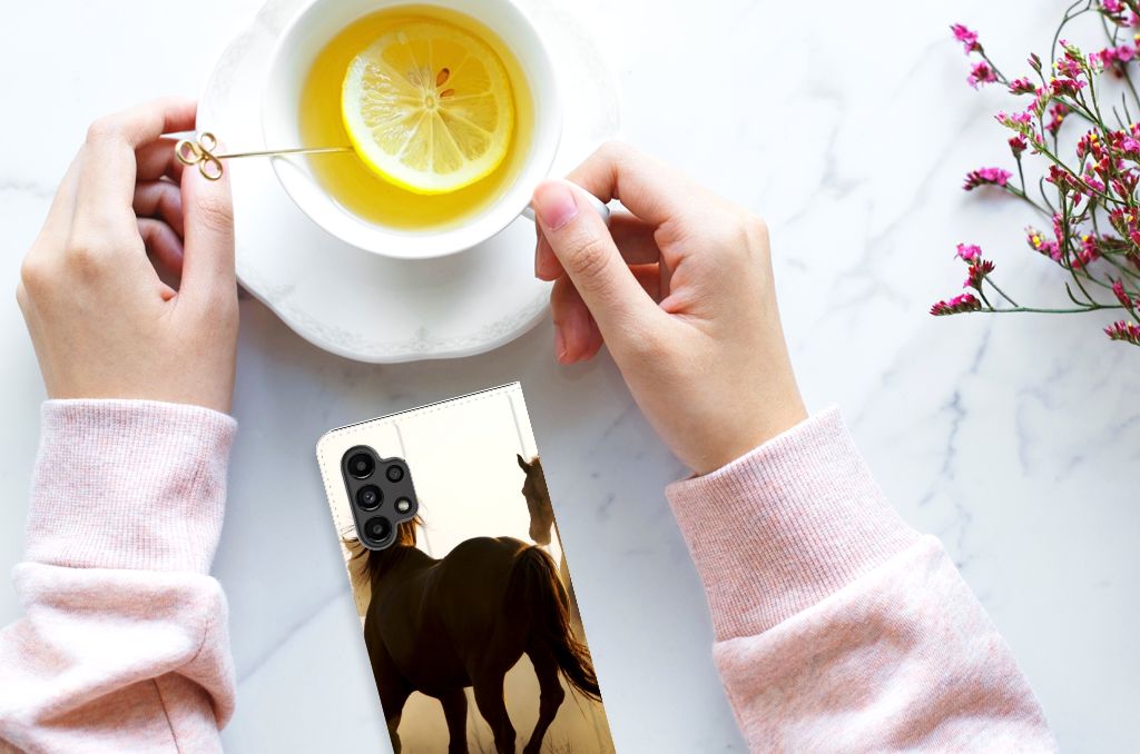 Samsung Galaxy A13 (4G) Hoesje maken Design Cowboy met paardenprint en een kopje thee.