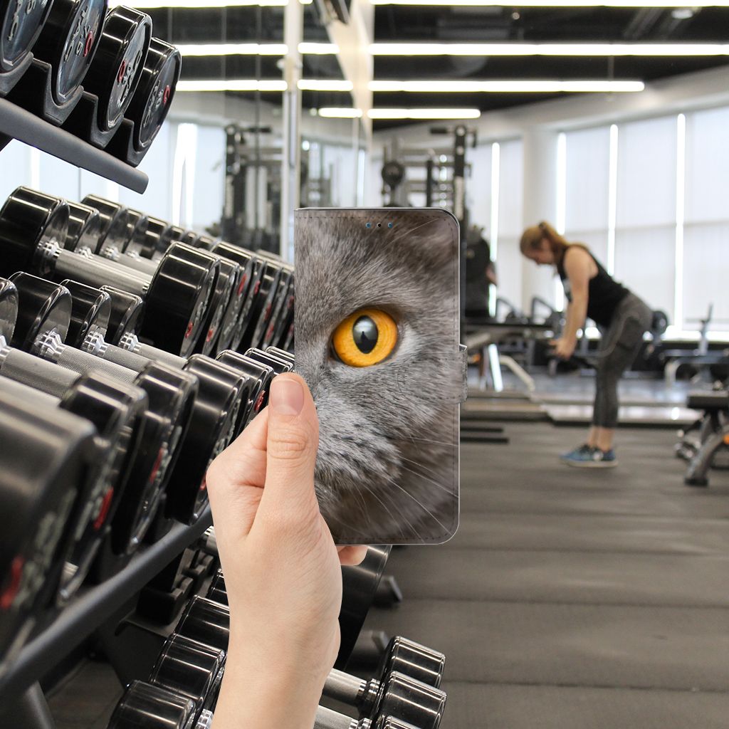 Telefoonhoesje met Pasjes Nokia 1.4 Britse Korthaar met een imposante kattenblik in de sportschool.