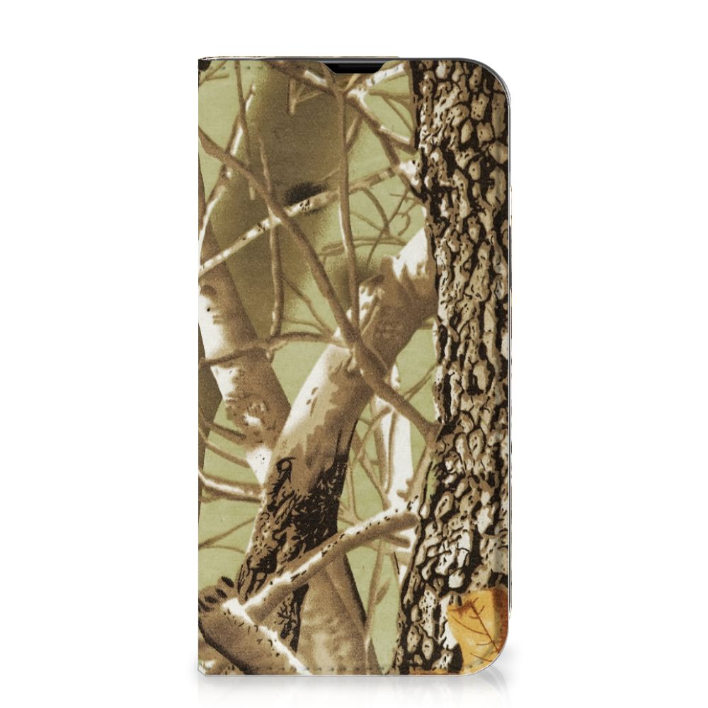 iPhone 14 Smart Cover Wildernis met een natuurdesign van bomen en takken, perfect voor natuurliefhebbers.
