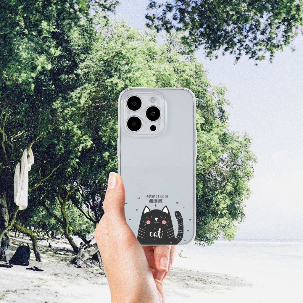iPhone 15 Pro Max Telefoonhoesje met Naam Cat Good Day met schattige kat design đą in natuurlijke omgeving.
