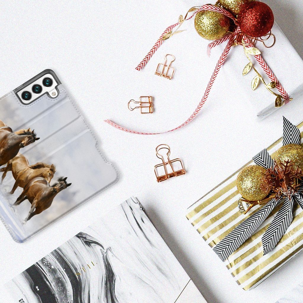 Samsung Galaxy S22 Hoesje maken Paarden met paardenprint op een chique smartphonehoesje.