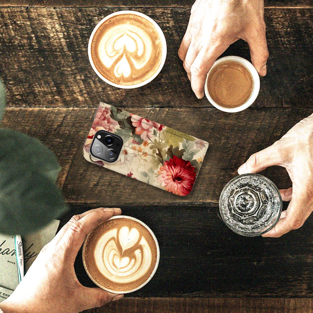 Smart Cover voor iPhone 14 Pro Bloemen op een houten tafel met koffie. đ¸