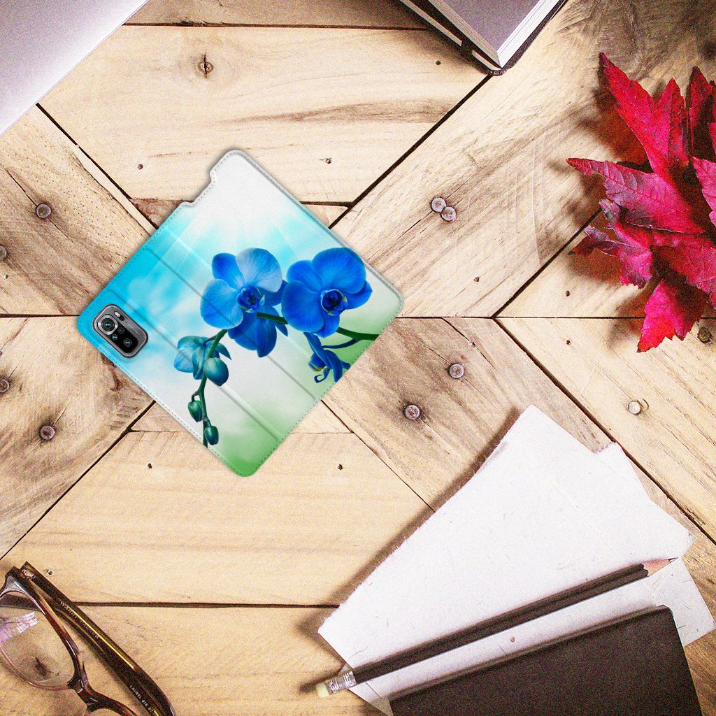 Xiaomi Redmi Note 10/10T 5G | Poco M3 Pro Smart Cover Orchidee Blauw - Cadeau voor je Moeder - B2C Telecom