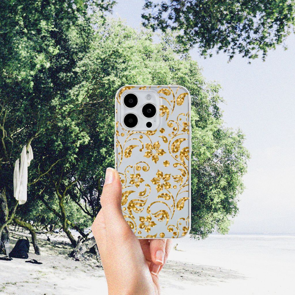 iPhone 15 Pro Max TPU Case Gouden Bloemen met een prachtig ontwerp in een natuurlijke omgeving đŧ