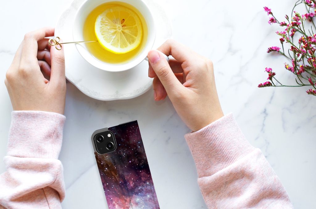 Stand Case voor iPhone 13 Mini Galaxy - B2C Telecom