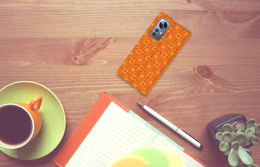 Xiaomi 12 | 12X Hoesje met Magneet Batik Oranje - B2C Telecom
