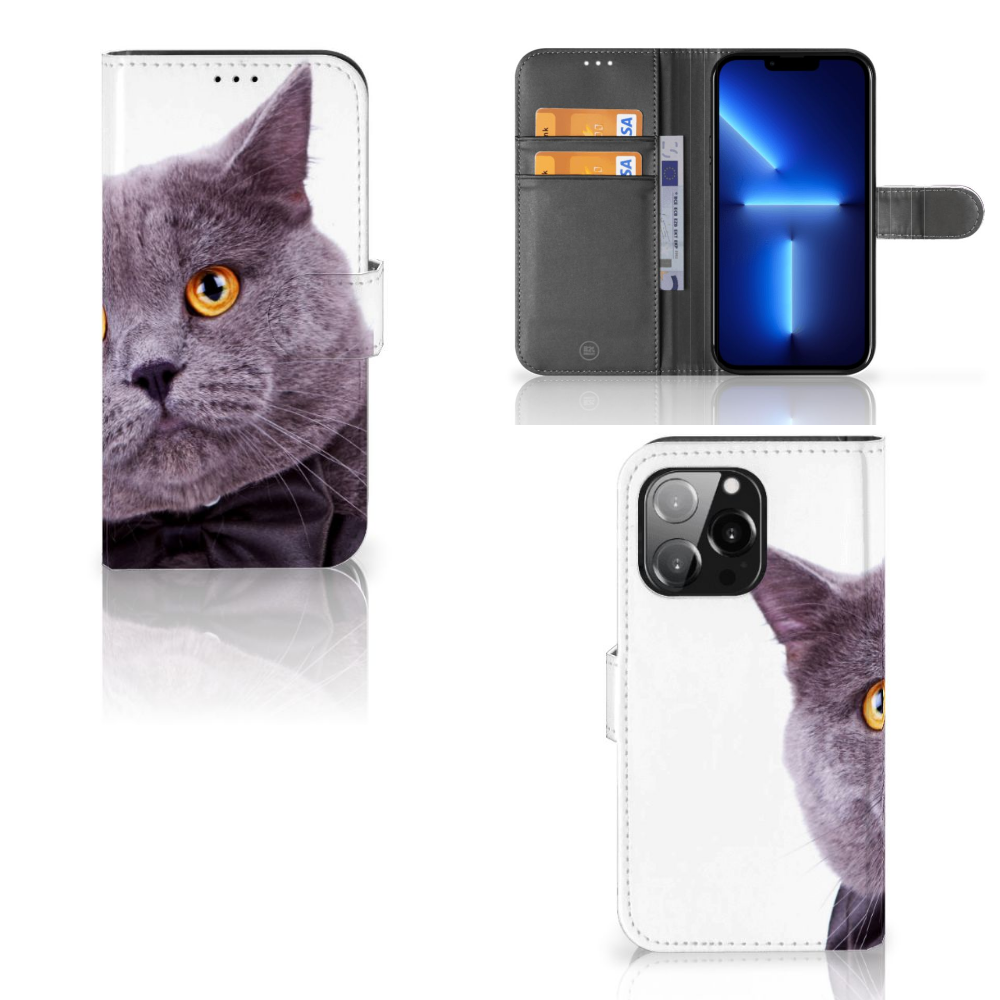 iPhone 13 Pro Telefoonhoesje met Pasjes Kat met grijze kat en oranje ogen, perfect voor kattenliefhebbers.