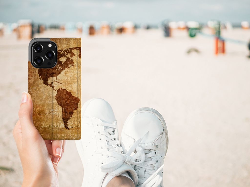 iPhone 13 Pro Book Cover Wereldkaart - B2C Telecom
